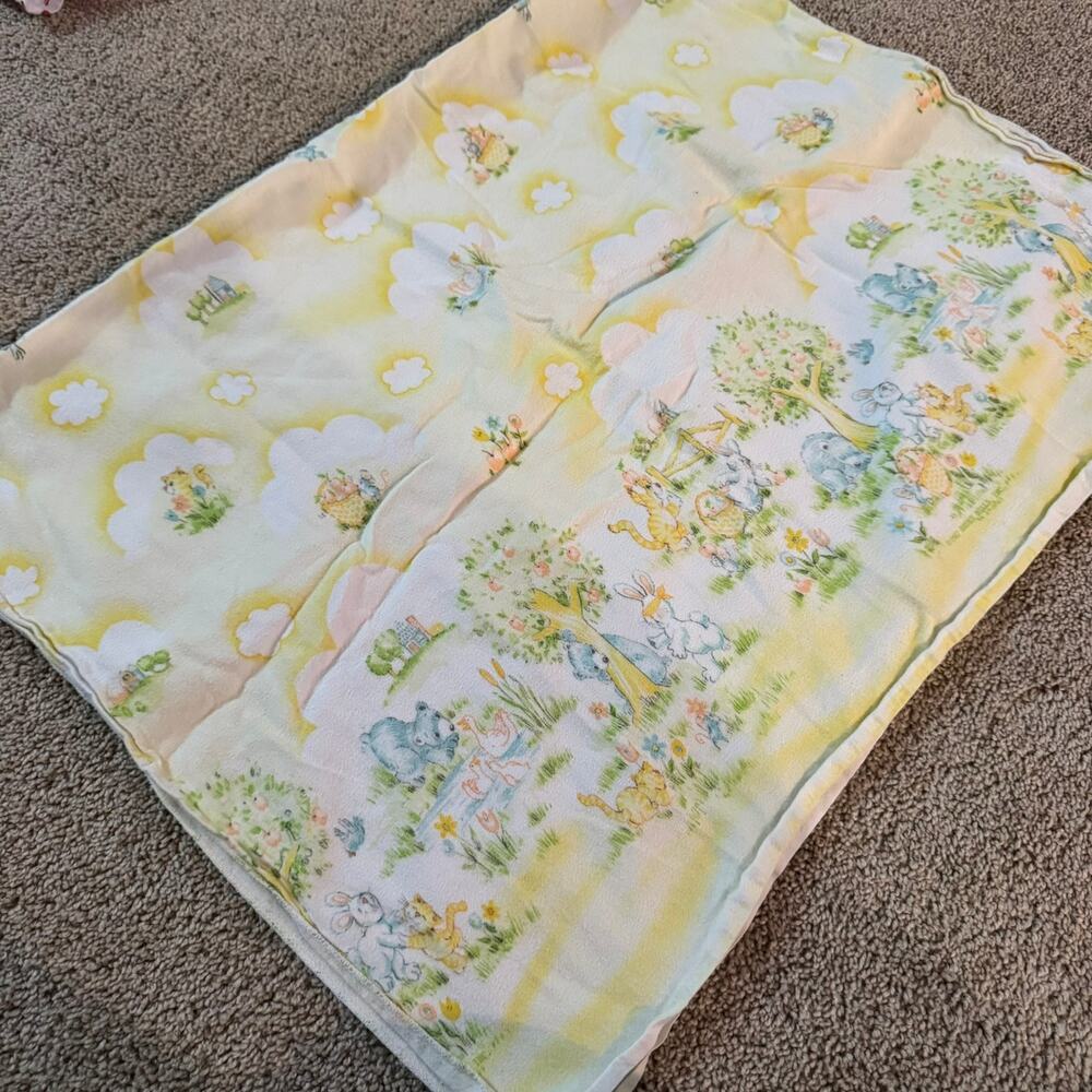 Vintage Dundee Bunnies & Bears Unisex Receiving Baby Blanket Swaddle 1982